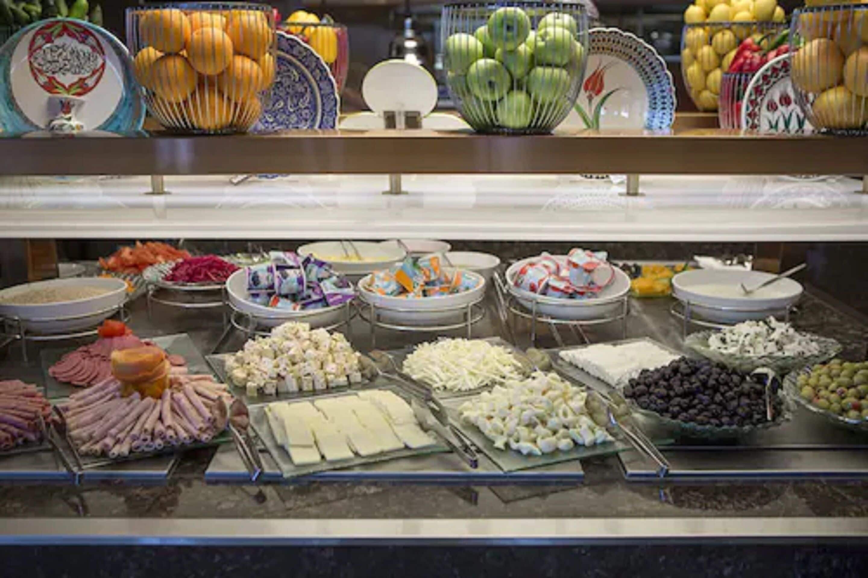 Daily buffet breakfast for a fee