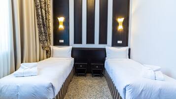 Standard Double or Twin Room | Minibar, in-room safe, desk, soundproofing