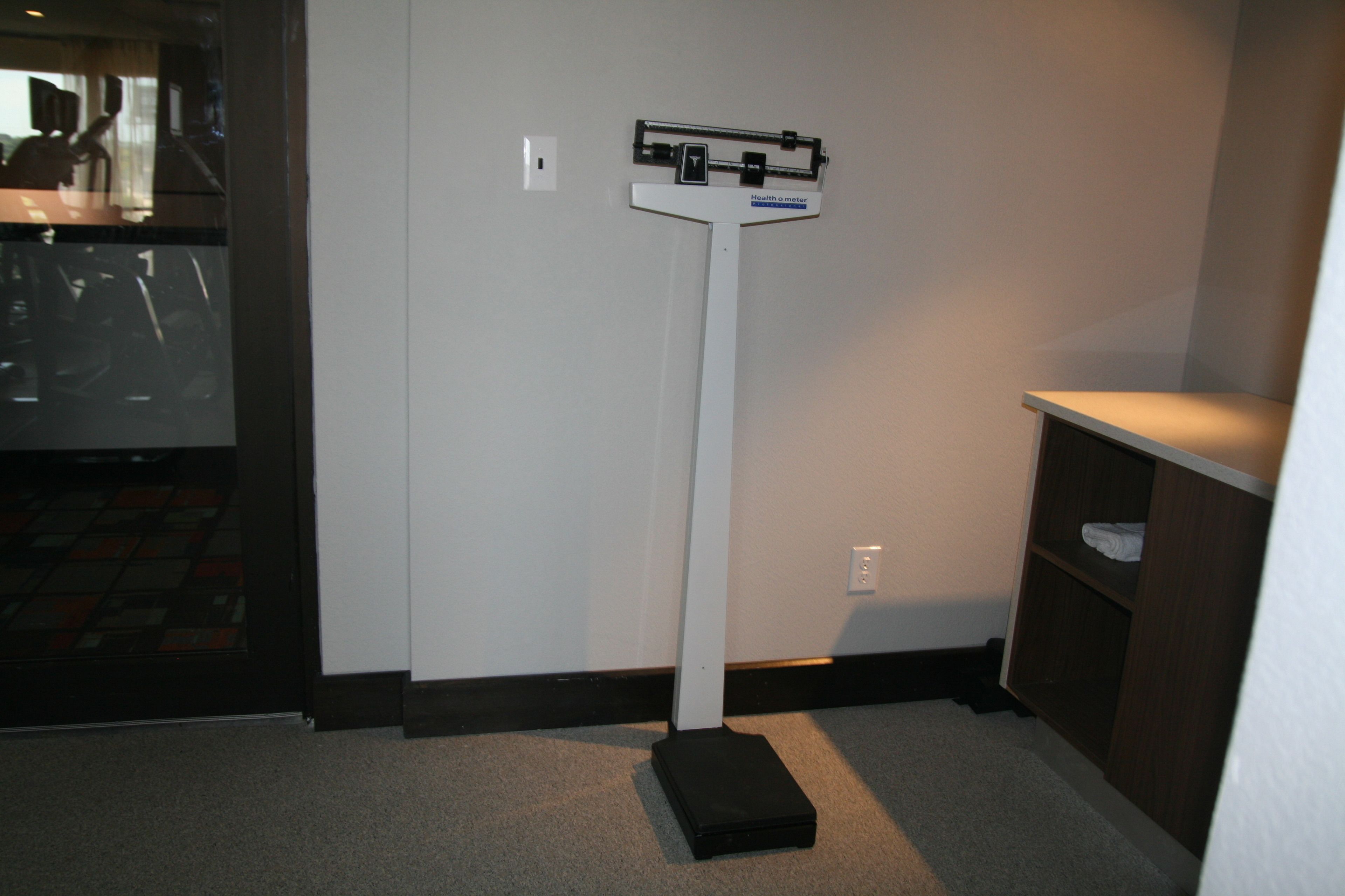 combined shower/bathtub, free toiletries, hair dryer, towels