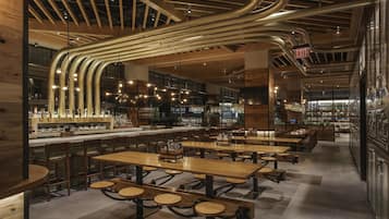 Breakfast, lunch, dinner served; American cuisine, al fresco dining