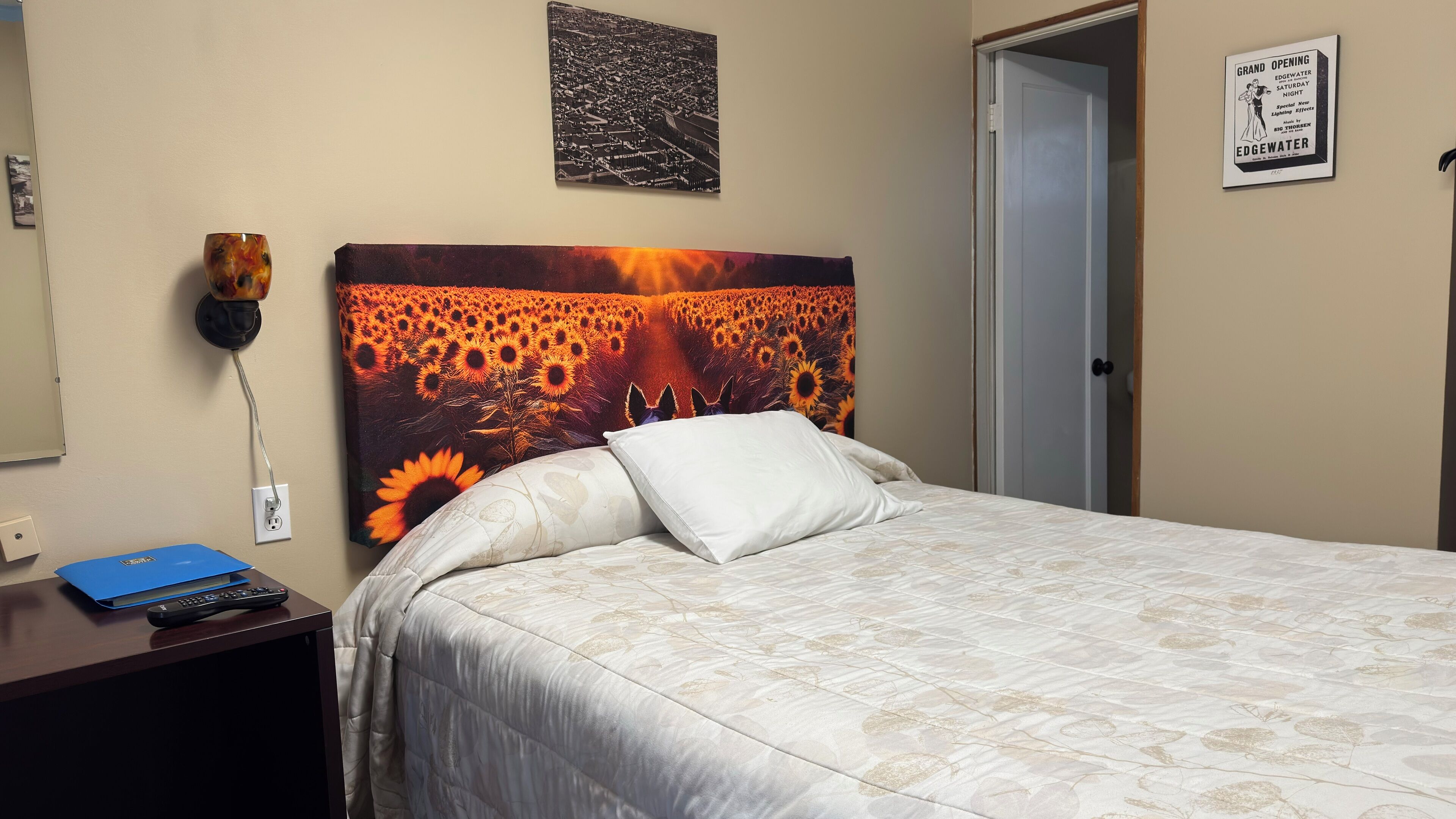 Room, 1 Queen Bed | Individually decorated, individually furnished, iron/ironing board