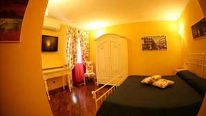Double Room | In-room safe, soundproofing, cribs (free), rollaway beds (surcharge) - B&B Dimora Caracciolo (Naples)
