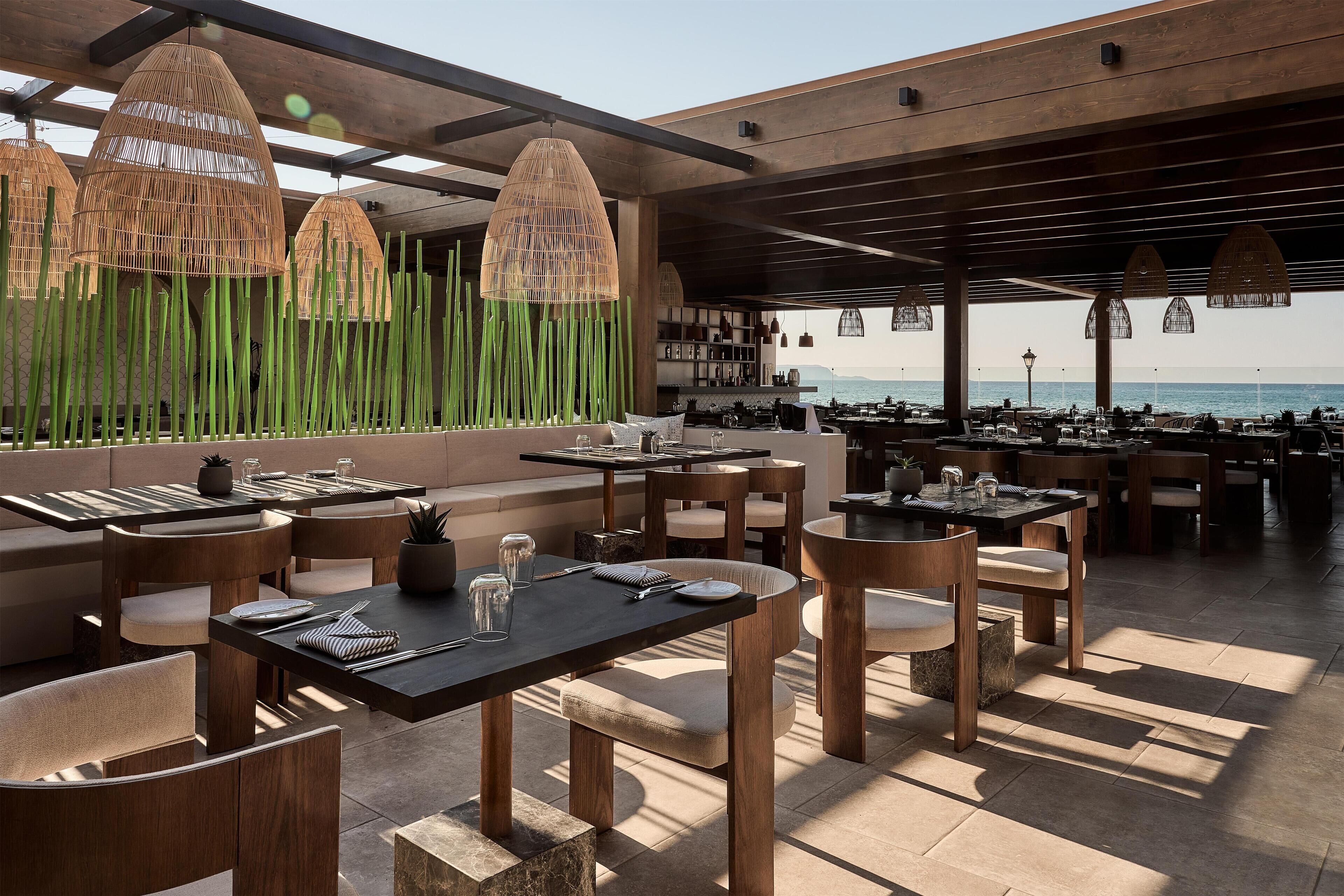 6 restauranter, frokost, lunsj og middag serveres, internasjonale retter