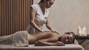 Couples treatment room(s), sauna, hot tub, steam room