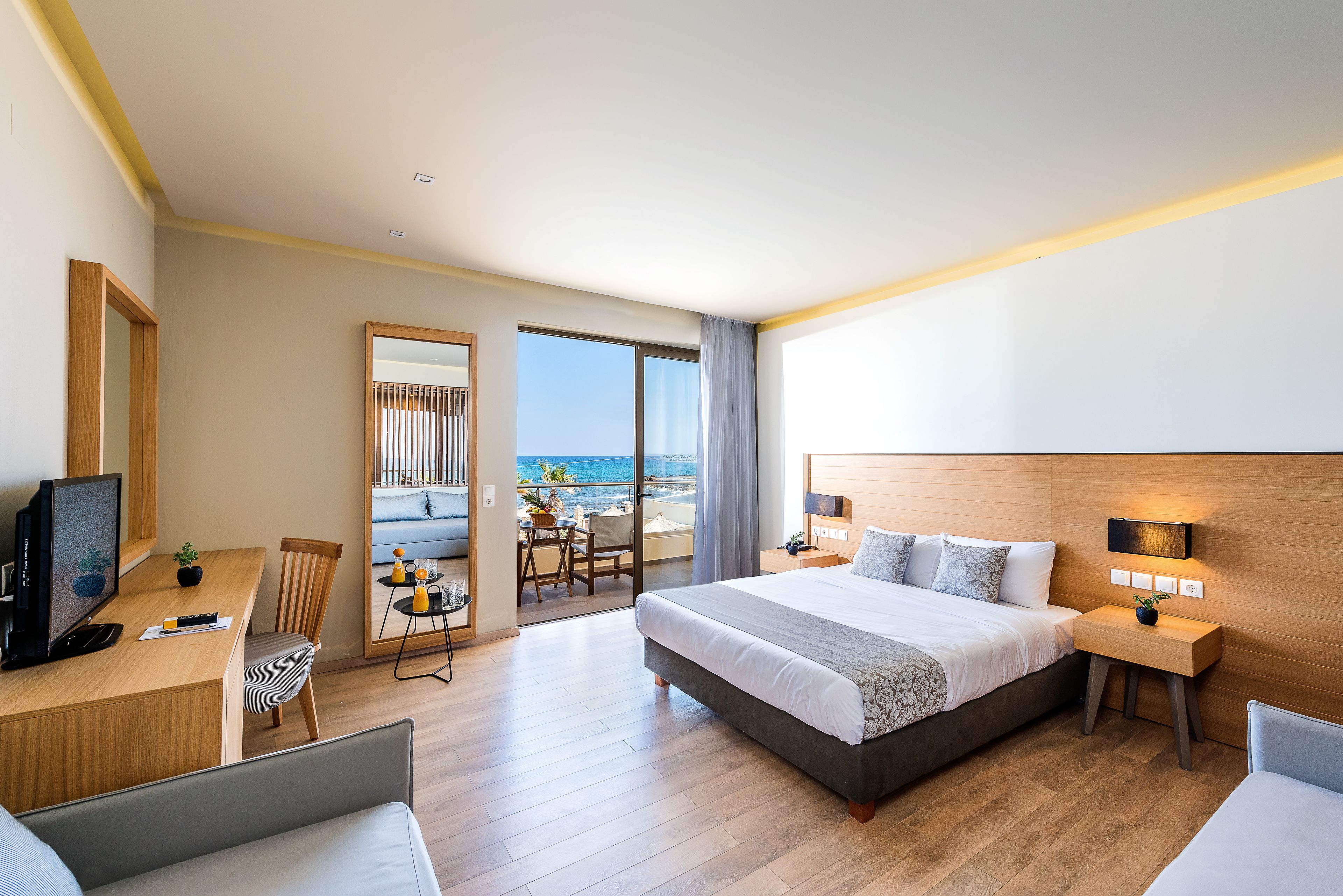 In-room safe, free WiFi, bed sheets