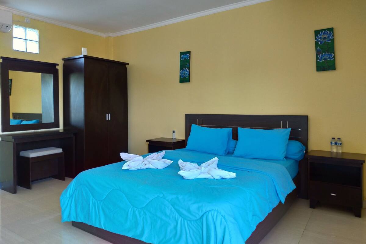 Superior Room | Premium bedding, desk, blackout drapes, bed sheets