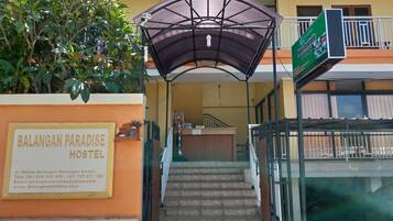 Entrée de l’hébergement