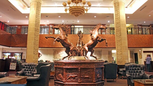 Lobby sitting area - Harmoni Hotel (Batam)