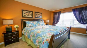 1 Schlafzimmer, hochwertige Bettwaren, individuell dekoriert