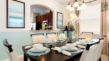 Rumah, 5 kamar tidur | Makan di kamar