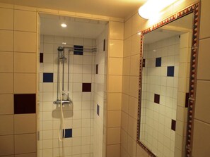 Dusj og hårføner