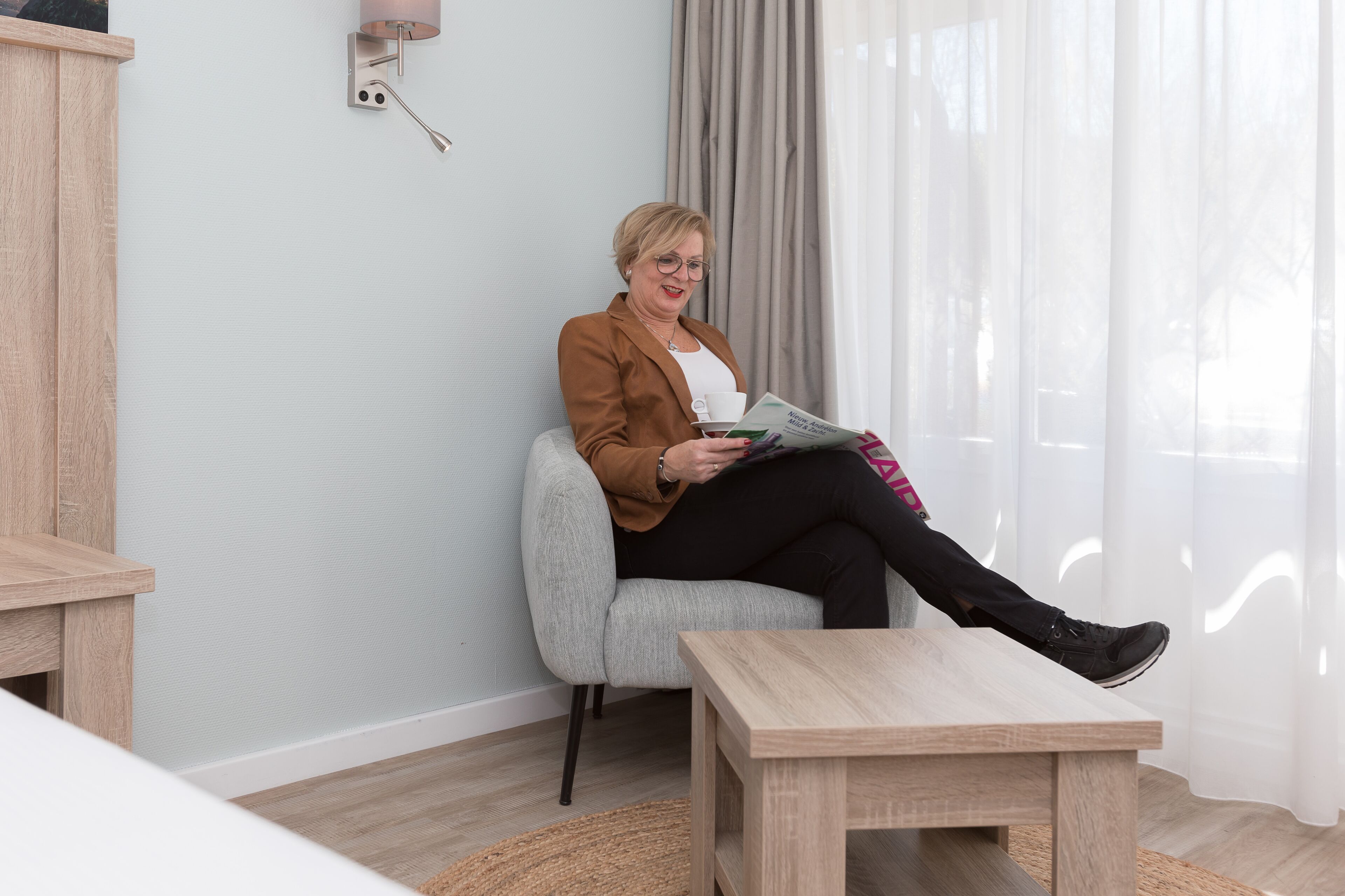 deluxe room | 1 bedroom, in-room safe, desk, soundproofing