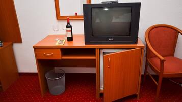 Premium bedding, in-room safe, laptop workspace, free WiFi