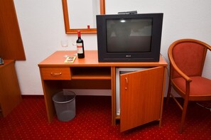 Premium bedding, in-room safe, laptop workspace, free WiFi - Broadway Guesthouse (Budapest)