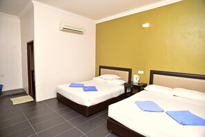 Villa familiar (with Balcony)