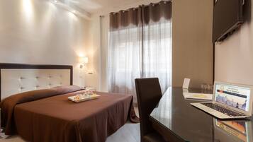 Comfort-Doppelzimmer, 1 King-Bett | Zimmersafe, Schreibtisch, schallisolierte Zimmer, kostenloses WLAN