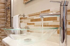 Bathroom sink - Sol Romae (Rome)