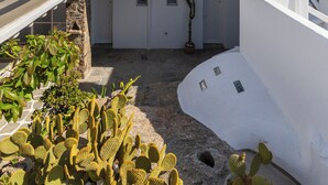 Exterior - Alexandra Suites & Rooms - MYKONOS PORT (Mykonos)