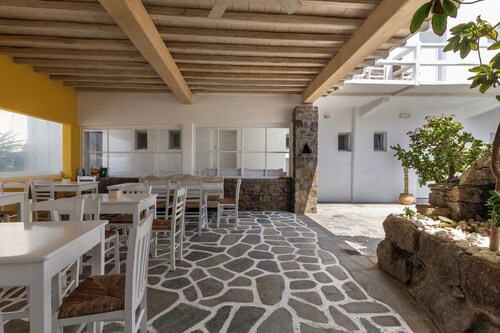 Alexandra Suites & Rooms - MYKONOS PORT