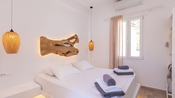 Deluxe Double Room, 1 Queen Bed, Balcony | In-room safe, iron/ironing board, WiFi (free) - Alexandra Suites & Rooms - MYKONOS PORT (Mykonos)