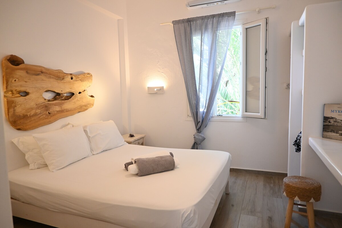 In-room safe, iron/ironing board, free WiFi