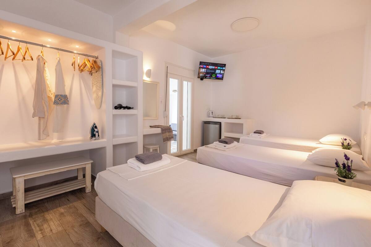 Superior Quadruple Room, Non Smoking, Private Bathroom | In-room safe, iron/ironing board, WiFi (free)