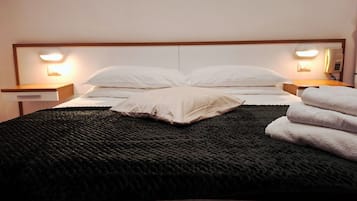 Down comforters, in-room safe, desk, free WiFi