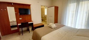Down duvets, in-room safe, desk, free WiFi - Hotel Brotas (Rimini)
