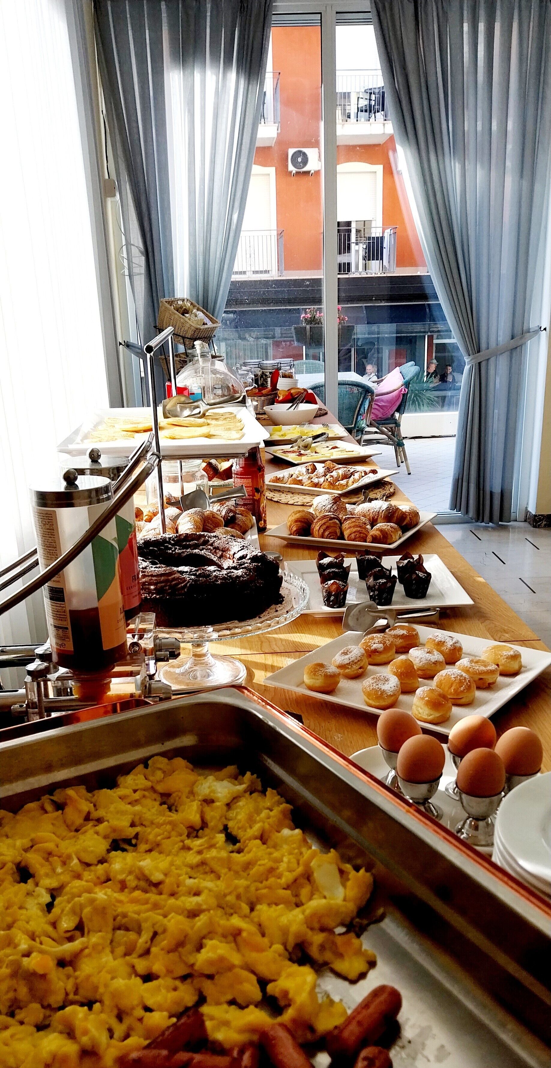 daily buffet breakfast (eur 7.50 per person)