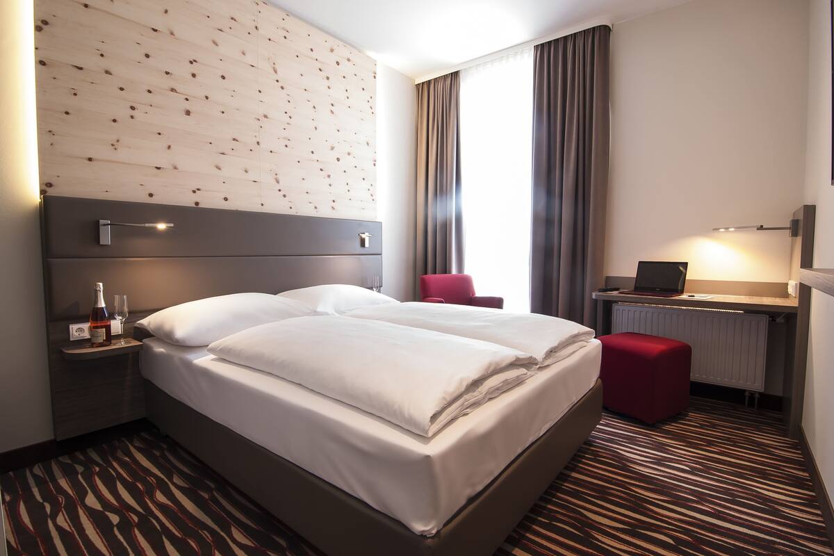 premium bedding, desk, soundproofing, free wifi