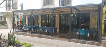 Hotel Laureles 70