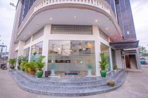 Exterior - Hotel V.A.N (Yangon)