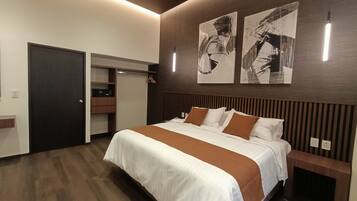 Superior Studio Suite | In-room safe, desk, laptop workspace, free WiFi