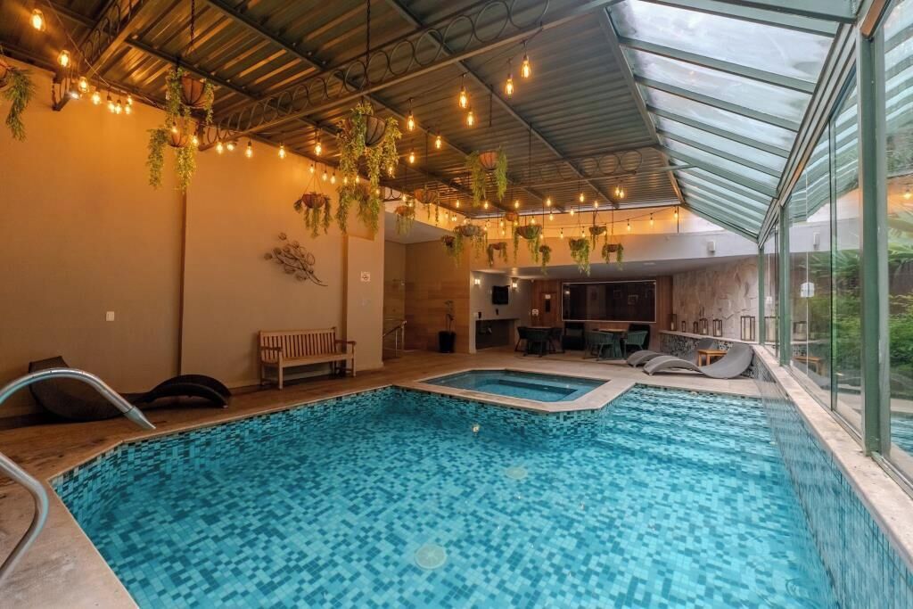 Indoor pool, pool loungers