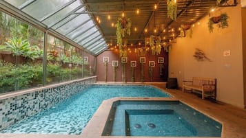 Indoor pool, pool loungers
