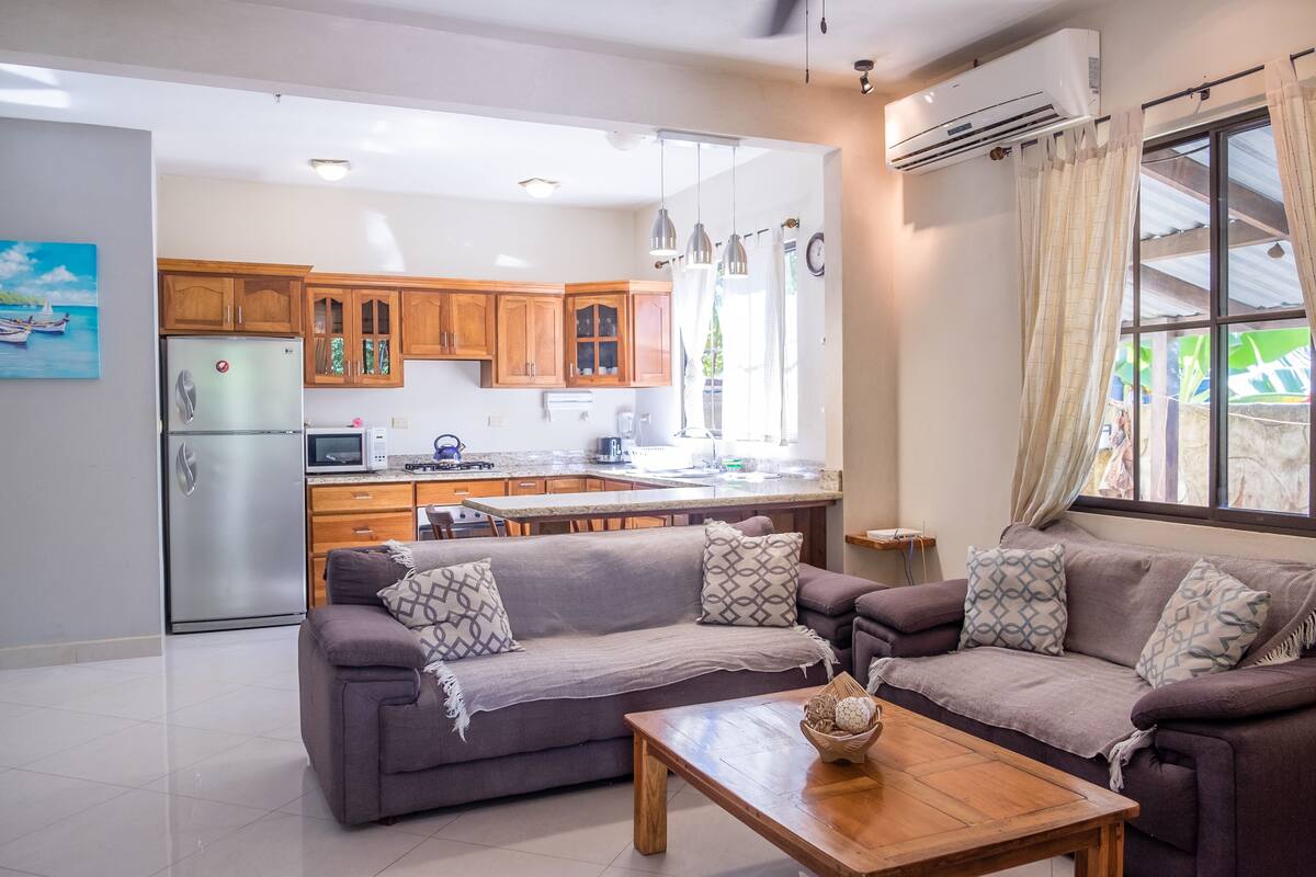 family house, 2 bedrooms, 2 bathrooms | private kitchen | full-sized fridge, stovetop, coffee/tea maker, cookware/dishes/utensils