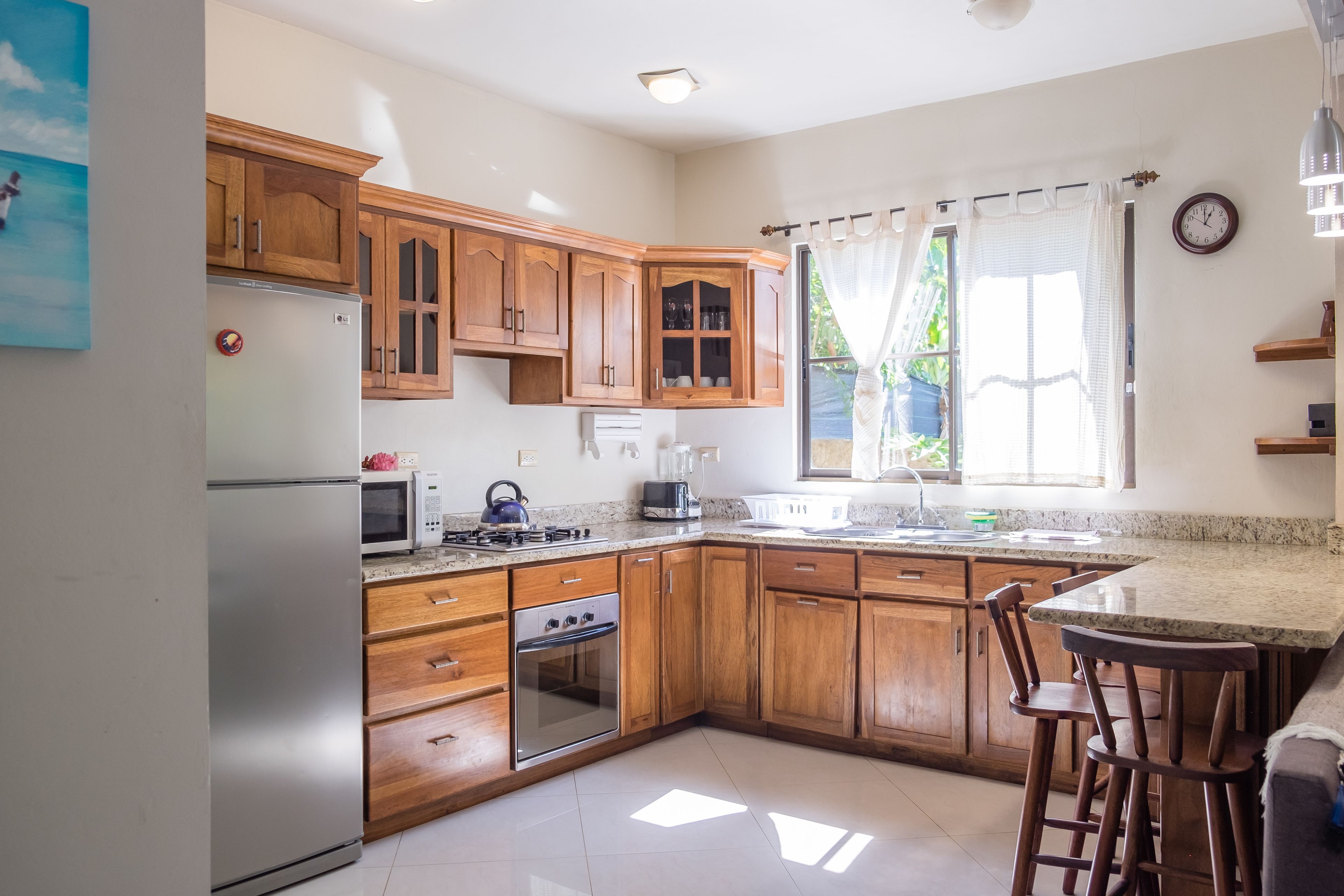 family house, 2 bedrooms, 2 bathrooms | private kitchen | full-sized fridge, stovetop, coffee/tea maker, cookware/dishes/utensils