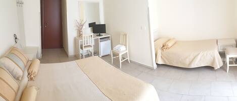 Classic Triple Room, Ensuite