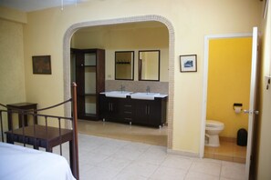 Deluxe Apartment, 1 Bedroom, Non Smoking | Bathroom sink