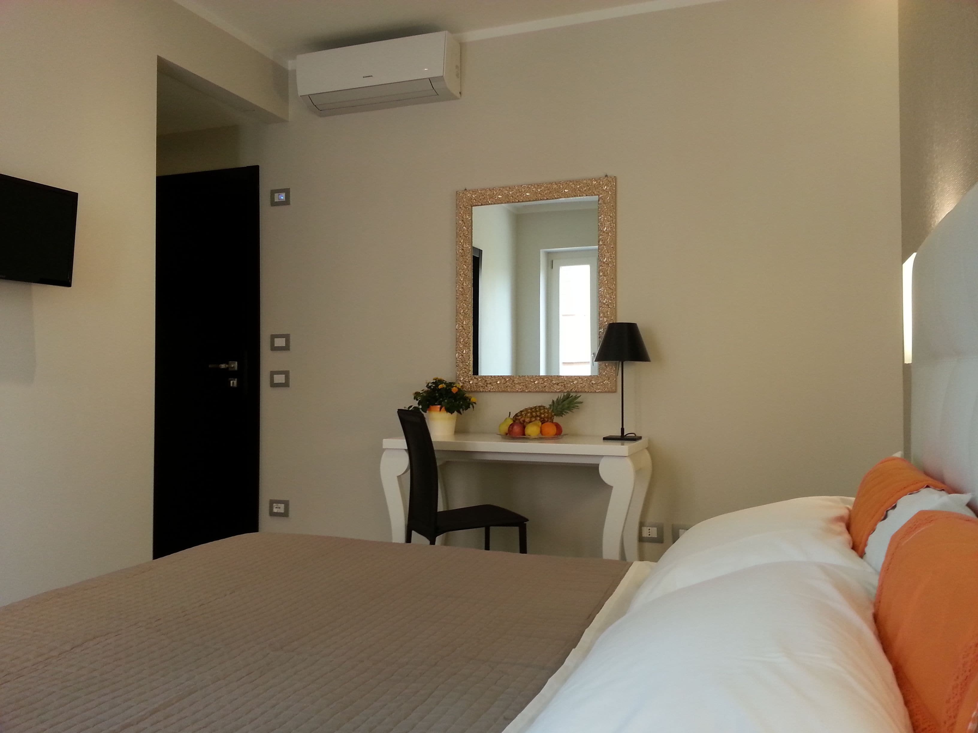 Photo - Gemini Suite