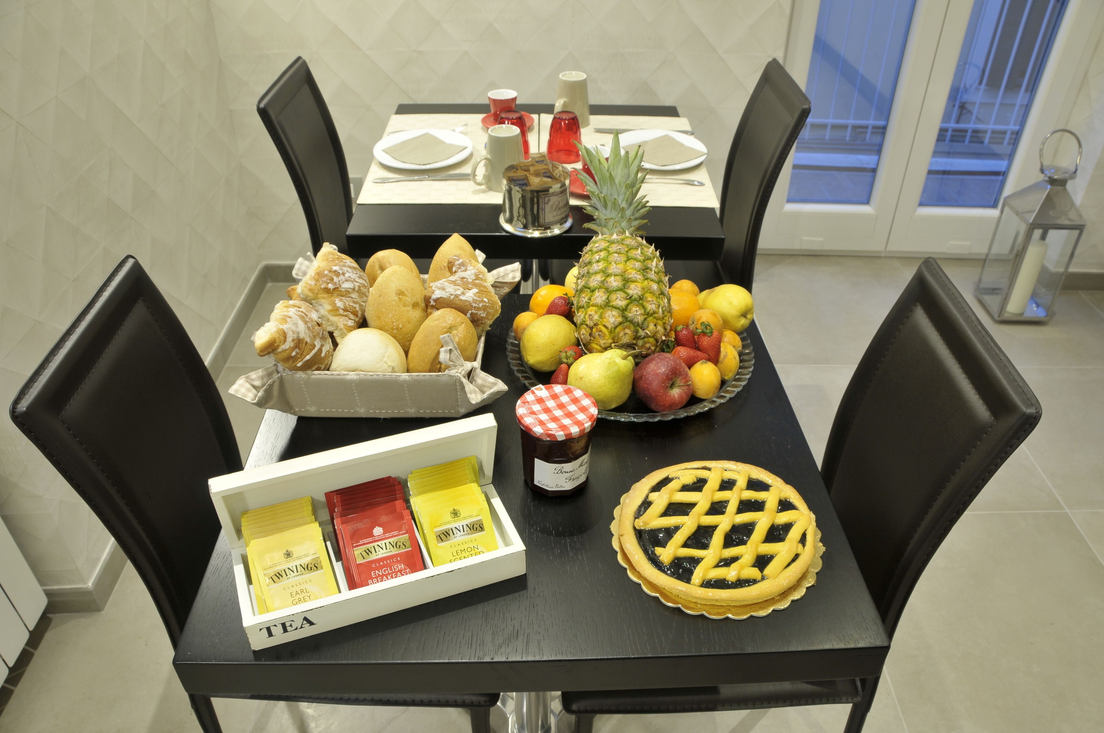 Free daily continental breakfast