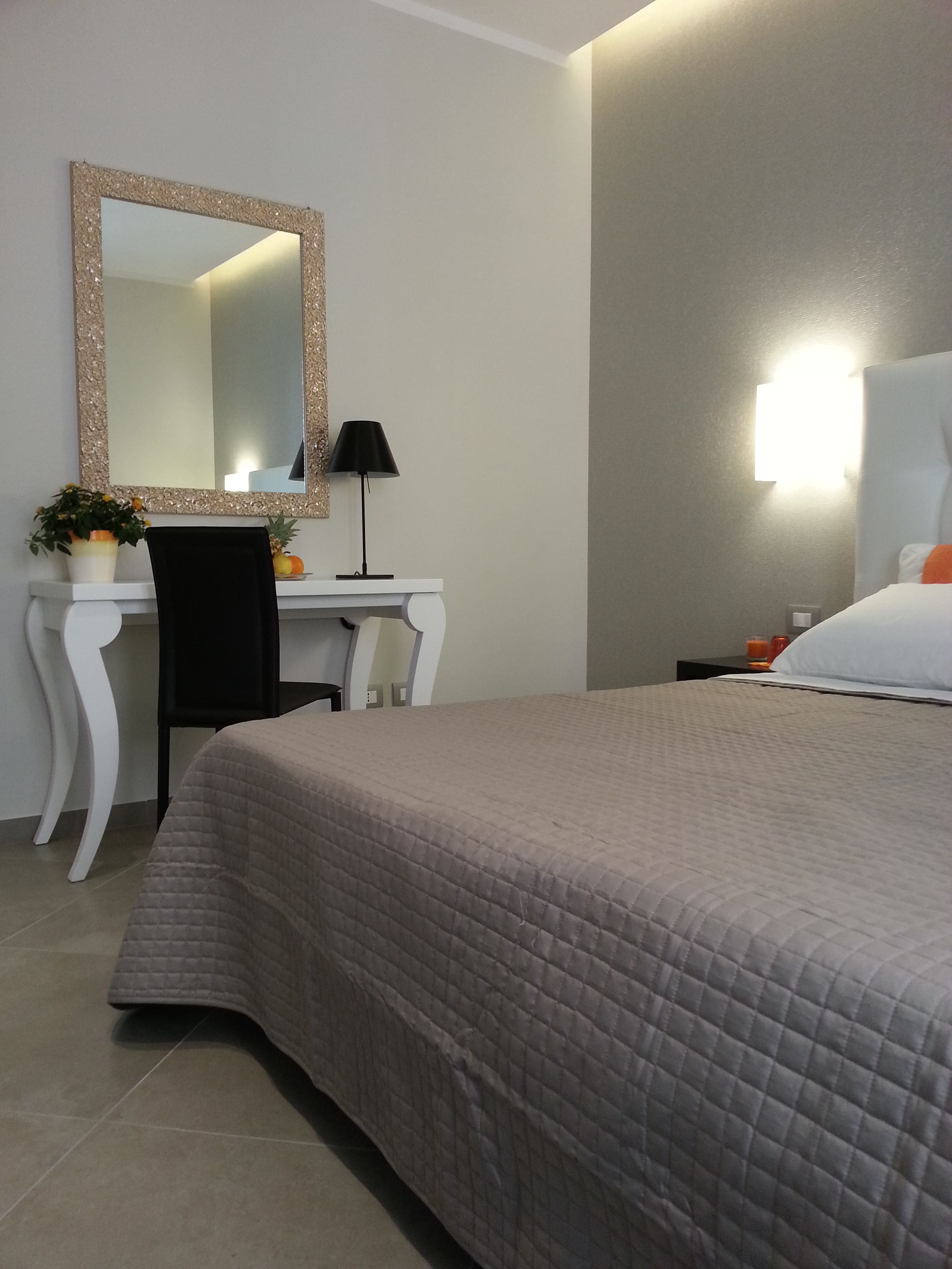 Photo - Gemini Suite