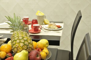 Free daily continental breakfast - Gemini Suite (Rome)