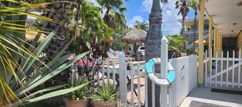 Silver Sands Motel