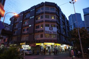 Front of property - evening/night - Meldrum Hotel (Johor Bahru)