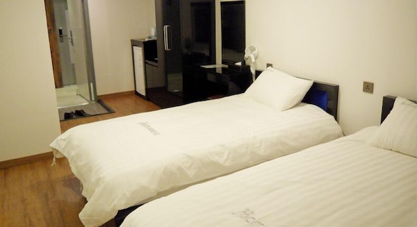 Myeongdong Mom House - 