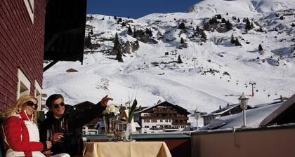 Hotel Arlberghaus - Das Skihotel