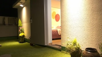 Roof Twin Room | Desk, blackout curtains, iron/ironing board, free WiFi