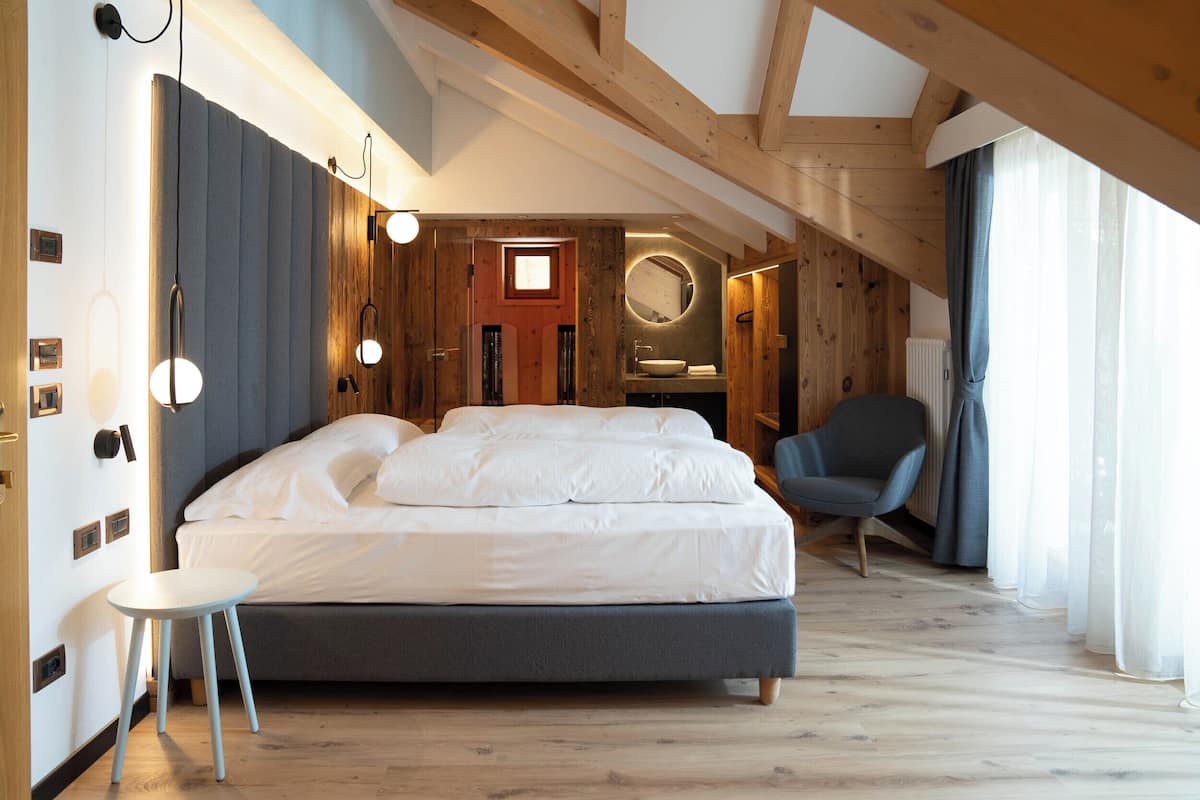 Deluxe Suite (Sassolungo) | Minibar, in-room safe, soundproofing, free WiFi