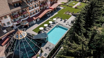 Una piscina techada